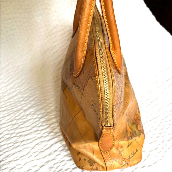 Alviero Martini Map Print Tan Handbag - Picture 3 of 9